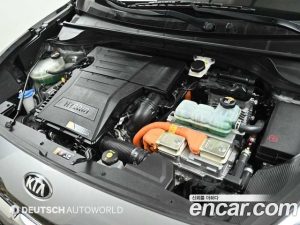 Kia Niro 1.6 HEV 2020 года из Южной Кореи