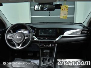Kia Niro 1.6 HEV 2020 года из Южной Кореи