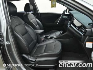 Kia Niro 1.6 HEV 2020 года из Южной Кореи