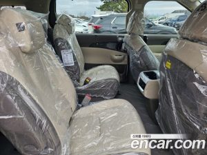 Kia Carnival HEV 9-Seater Signature 2024 года из Южной Кореи