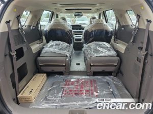 Kia Carnival HEV 9-Seater Signature 2024 года из Южной Кореи