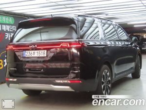 Kia Carnival Бензин 9-Seater Signature 2023 года из Южной Кореи