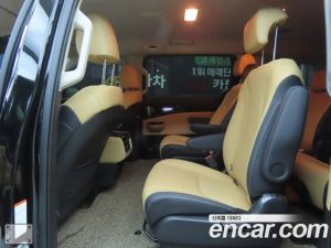 Kia Carnival Бензин 9-Seater Signature 2023 года из Южной Кореи