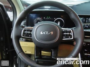 Kia Carnival Бензин 9-Seater Signature 2023 года из Южной Кореи