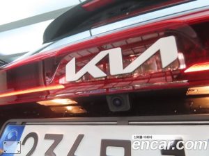 Kia Carnival Бензин 9-Seater Signature 2023 года из Южной Кореи