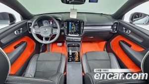 Volvo XC40 B4 R-디자인 2021 года из Южной Кореи