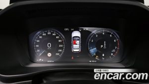 Volvo XC40 B4 R-디자인 2021 года из Южной Кореи