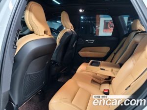 Volvo XC60 B6 Inscription 2021 года из Южной Кореи