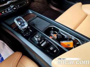 Volvo XC60 B6 Inscription 2021 года из Южной Кореи