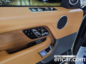 Land Rover Range Rover 4.4 SDV8 AB LWB Дизель 2020 года из Южной Кореи