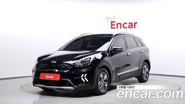 Kia Niro 1.6 HEV 2021 года из Кореи