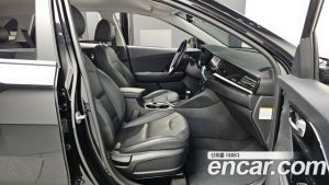 Kia Niro 1.6 HEV 2021 года из Южной Кореи