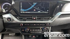 Kia Niro 1.6 HEV 2021 года из Южной Кореи