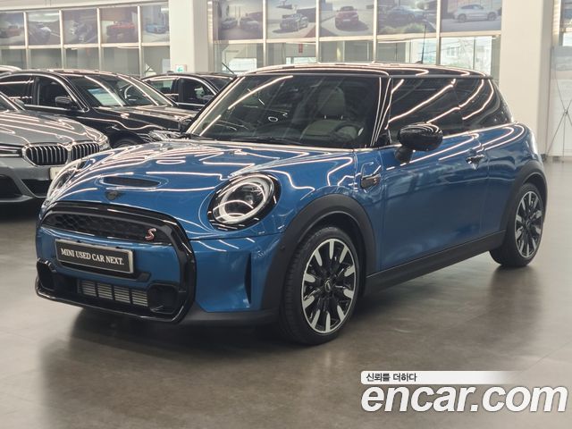 Mini Cooper CLASSIC 2023 года из Кореи