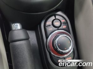 Mini Cooper CLASSIC 2023 года из Южной Кореи