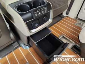 Kia Carnival Бензин 9-Seater HI-Limousine (Specialized Company) 2024 года из Южной Кореи