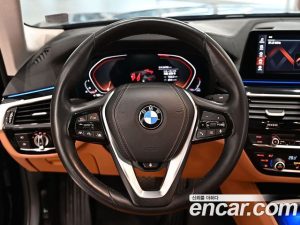 BMW 5-Series 520i Luxury 2020 года из Южной Кореи