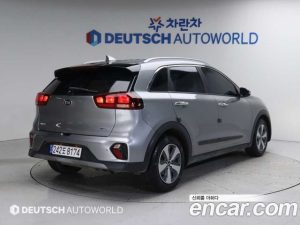 Kia Niro 1.6 HEV 2021 года из Южной Кореи