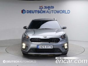 Kia Niro 1.6 HEV 2021 года из Южной Кореи