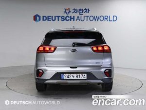 Kia Niro 1.6 HEV 2021 года из Южной Кореи