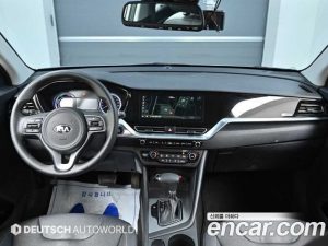 Kia Niro 1.6 HEV 2021 года из Южной Кореи