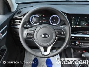 Kia Niro 1.6 HEV 2021 года из Южной Кореи