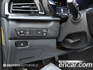 Kia Niro 1.6 HEV 2021 года из Южной Кореи