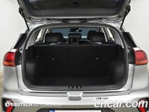 Kia Niro 1.6 HEV 2021 года из Южной Кореи