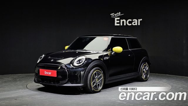 Mini Cooper SE ELECTRIC 2023 года из Кореи