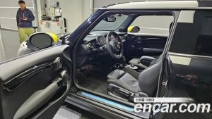 Mini Cooper SE ELECTRIC 2023 года из Южной Кореи
