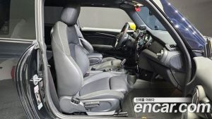 Mini Cooper SE ELECTRIC 2023 года из Южной Кореи