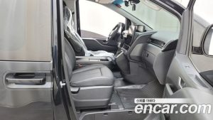 Hyundai Staria Wagon 5인승 2023 года из Южной Кореи