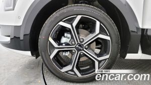 Kia Niro Signature 2024 года из Южной Кореи
