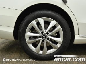 Mercedes-Benz C-Class C200 Avantgarde 2020 года из Южной Кореи