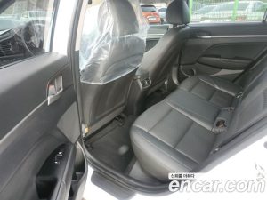 Hyundai AVANTE 1.6 2020 года из Южной Кореи