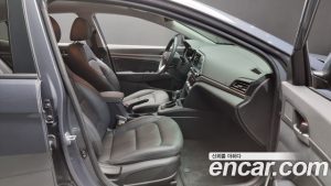 Hyundai AVANTE 1.6 2020 года из Южной Кореи