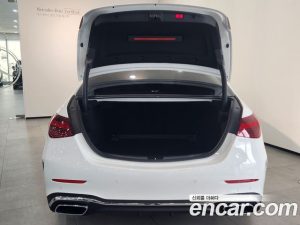 Mercedes-Benz C-Class C300 4MATIC AMG Line 2023 года из Южной Кореи