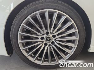 Mercedes-Benz C-Class C300 4MATIC AMG Line 2023 года из Южной Кореи