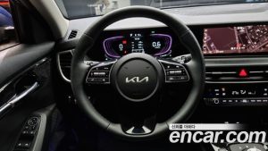 Kia Seltos Бензин 1.6 Turbo 2WD 2023 года из Южной Кореи