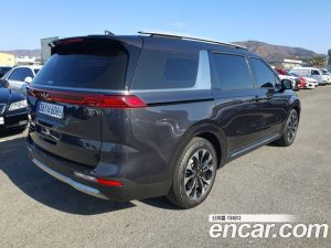 Kia Carnival Бензин 9-Seater Noblesse 2023 года из Южной Кореи