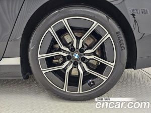 BMW i7 xDrive 60 M Sport 2023 года из Южной Кореи