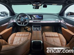 BMW i7 xDrive 60 M Sport 2023 года из Южной Кореи