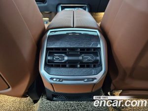 BMW i7 xDrive 60 M Sport 2023 года из Южной Кореи