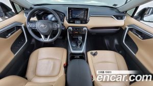 Toyota RAV4 2.5 4WD HYBRID 2021 года из Южной Кореи