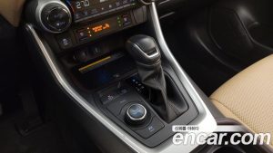 Toyota RAV4 2.5 4WD HYBRID 2021 года из Южной Кореи