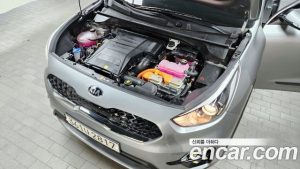 Kia Niro 1.6 HEV 2021 года из Южной Кореи