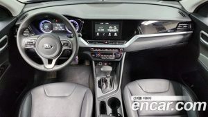 Kia Niro 1.6 HEV 2021 года из Южной Кореи