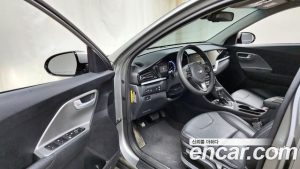 Kia Niro 1.6 HEV 2021 года из Южной Кореи