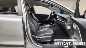 Kia Niro 1.6 HEV 2021 года из Южной Кореи