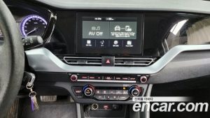 Kia Niro 1.6 HEV 2021 года из Южной Кореи